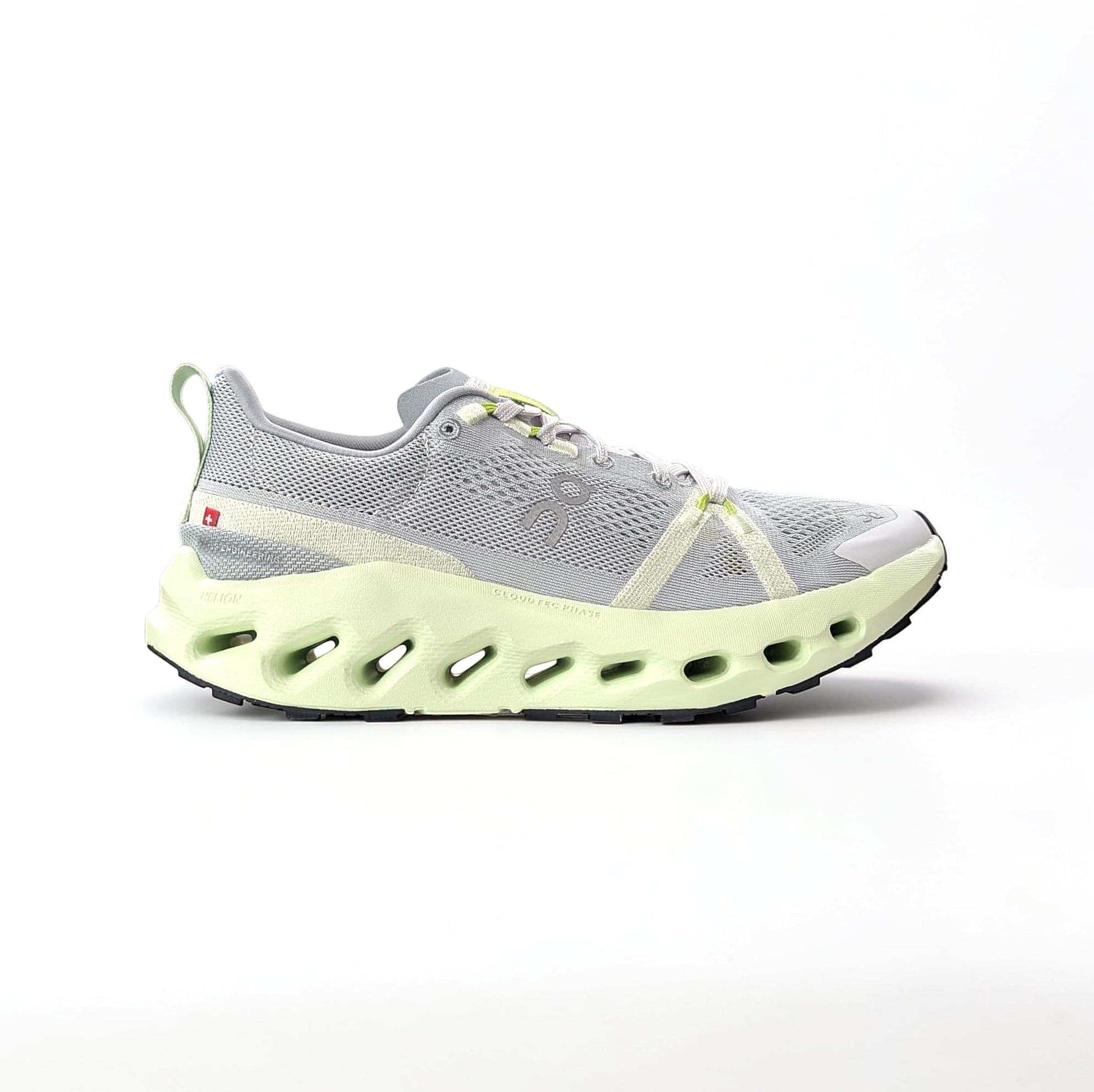 On Runing Cloudsurfer Trail Damen Trail Laufschuhe