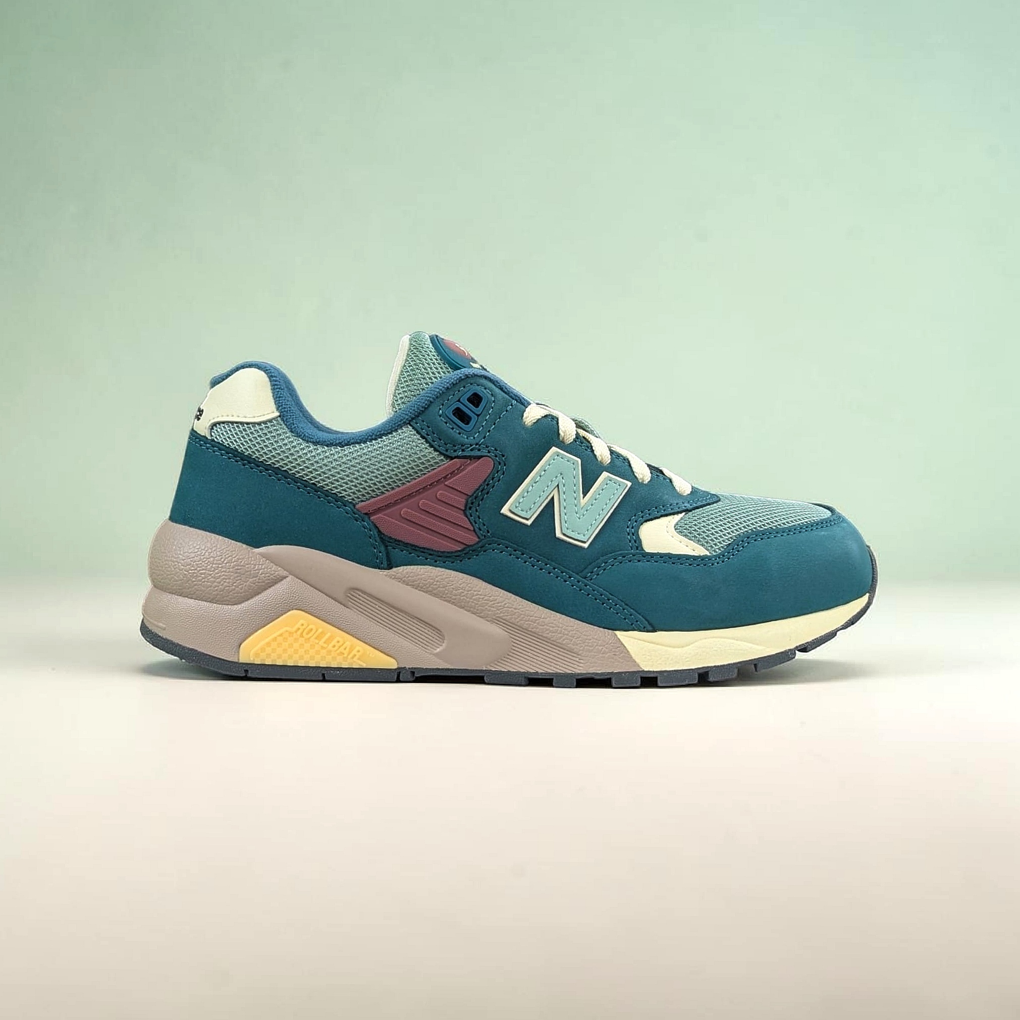 Vitage teal New Balance MT580 Unisex Sneakers