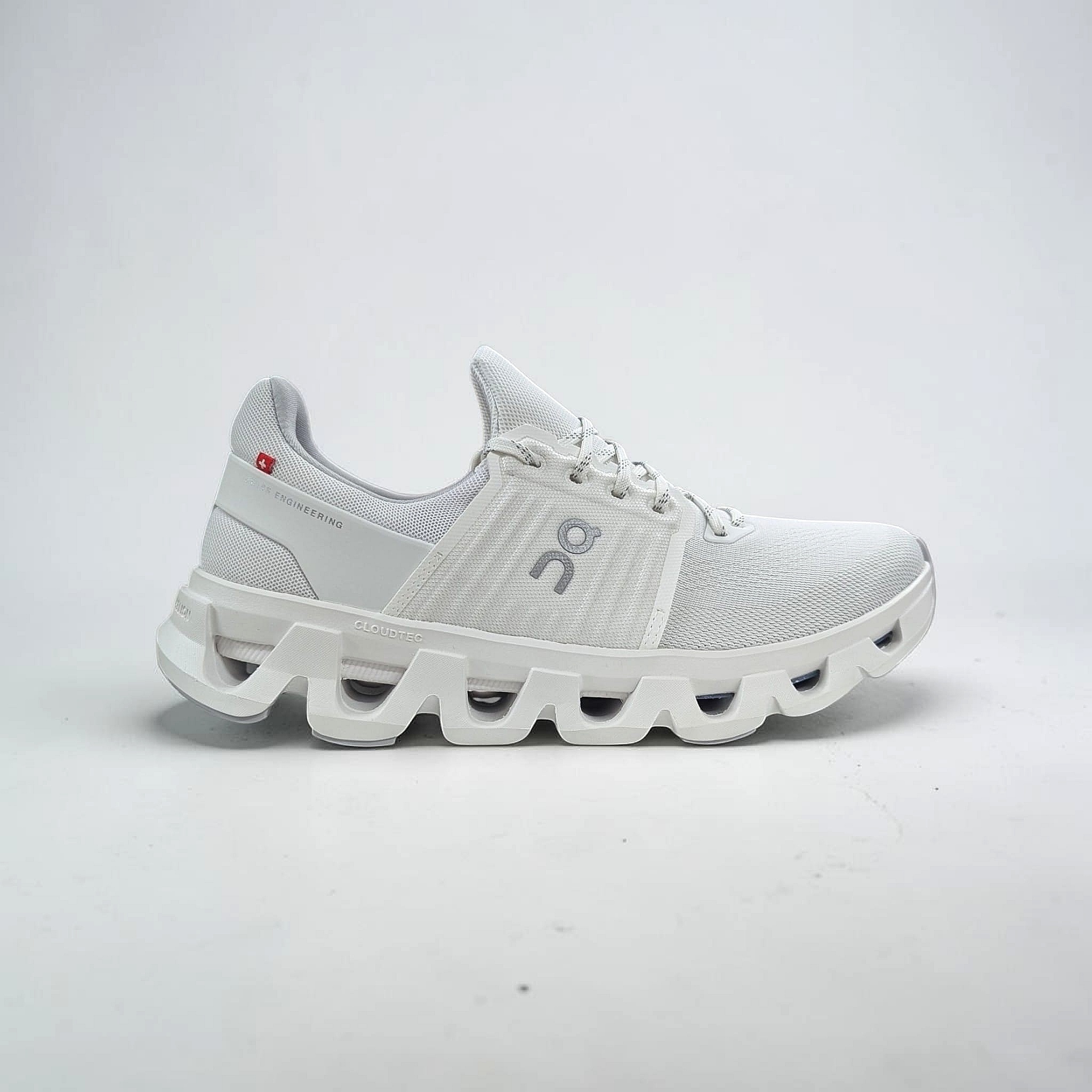 White On Running Cloudswift 4 AD Damen Laufschuhe