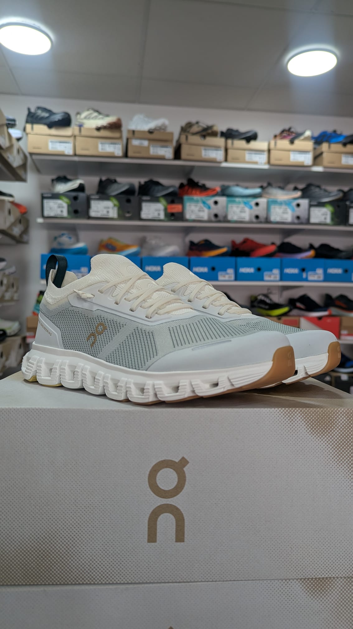 On Running Cloud 6 Versa Damen Laufschuhe