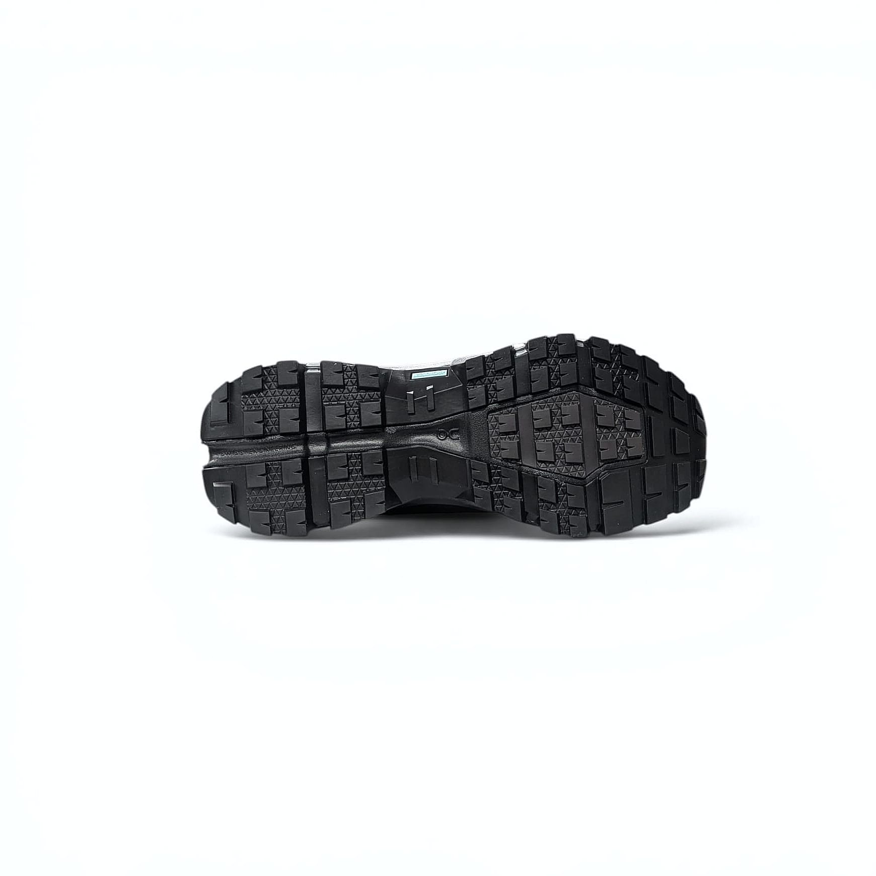 On Cloudrock Mid WP Damen Wanderschuh - Black-Black
