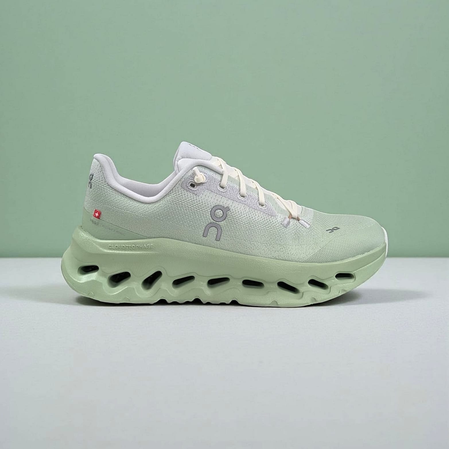 On Runing Cloudtilt Damen Laufschuhe