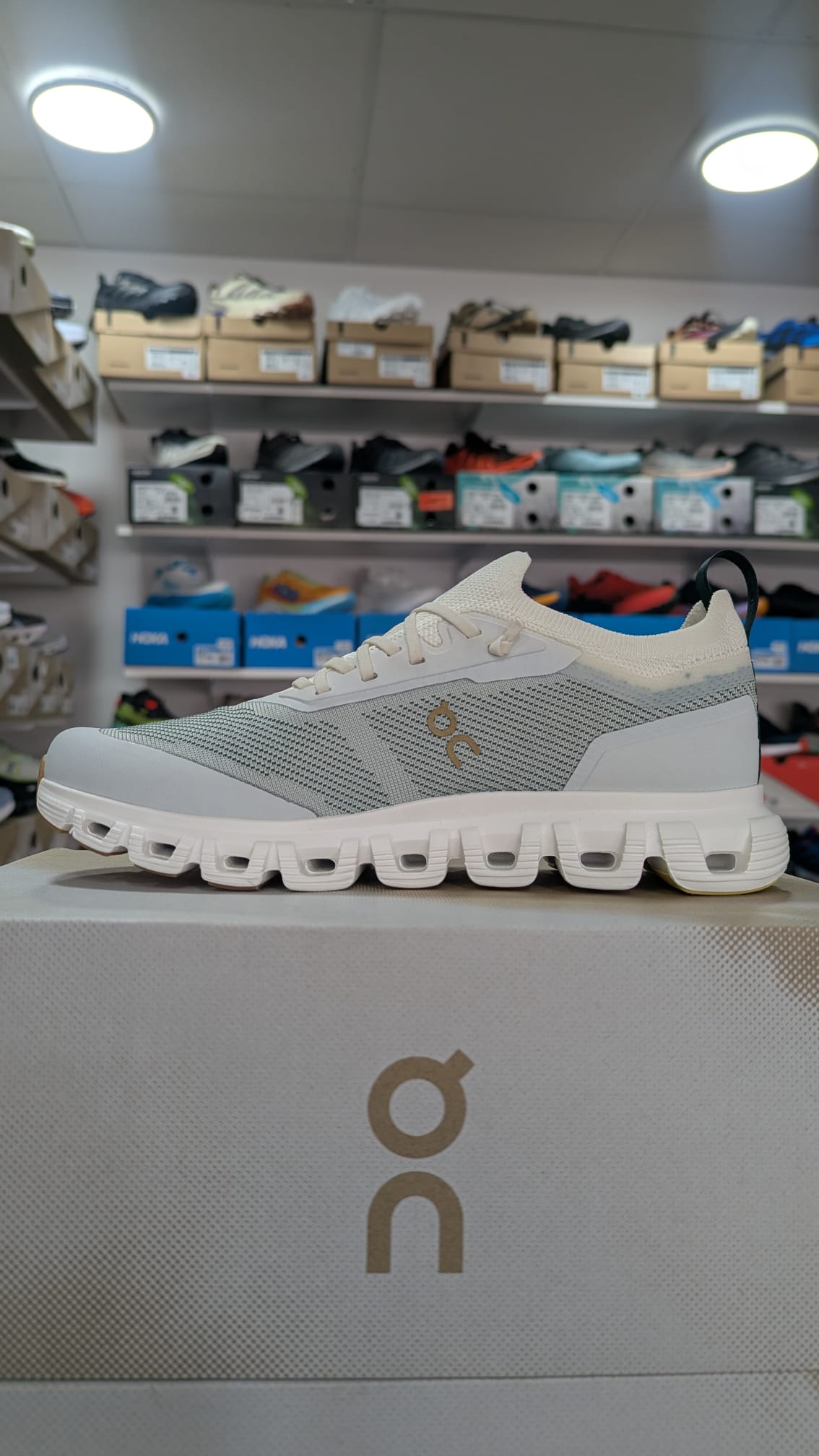 On Running Cloud 6 Versa Damen Laufschuhe