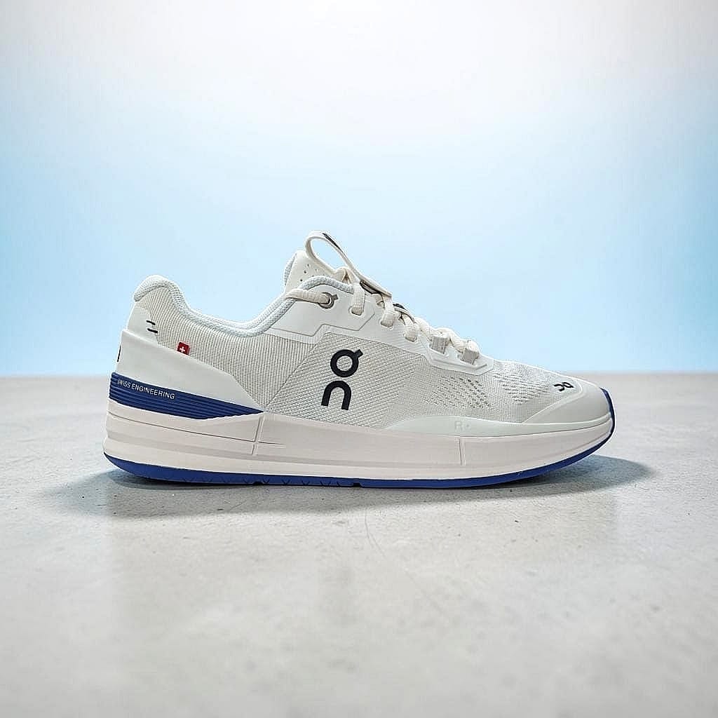 On Running THE ROGER Pro Herren Sneaker White.Indigo