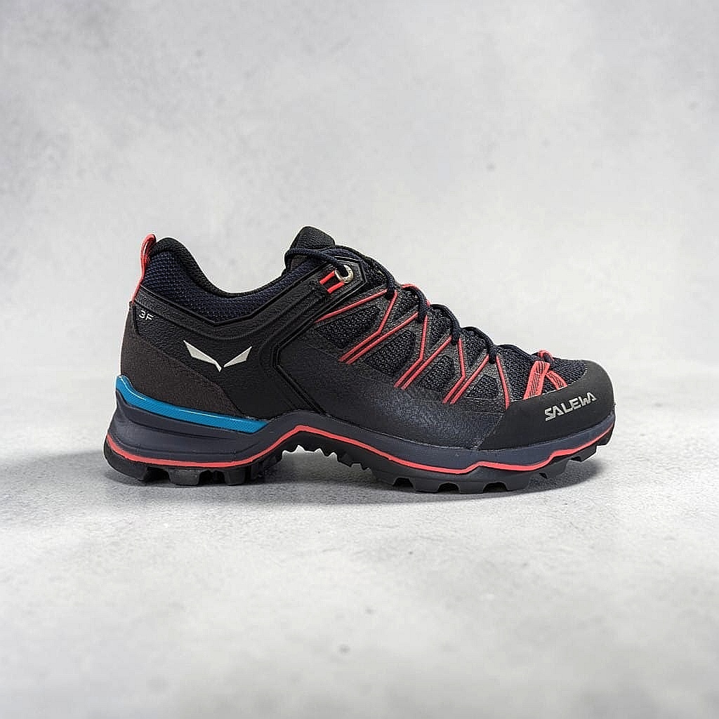 Salewa MTN Trainer Lite Damen Wanderschuh Premium Navy-Fluo Coral
