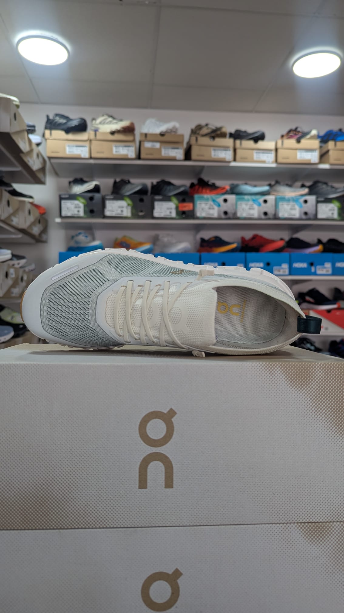 On Running Cloud 6 Versa Damen Laufschuhe