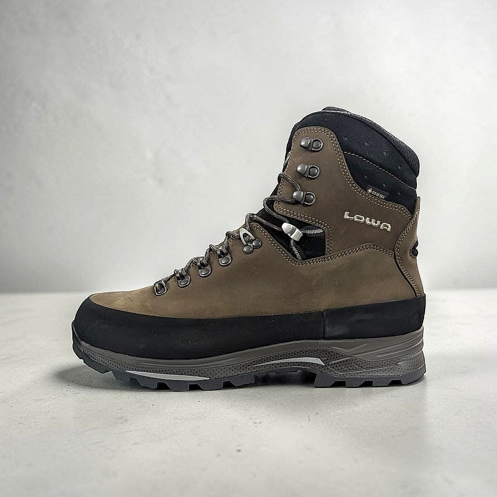 Lowa Tibet GTX Herren Trekkingstiefel Sepia.Schwarz