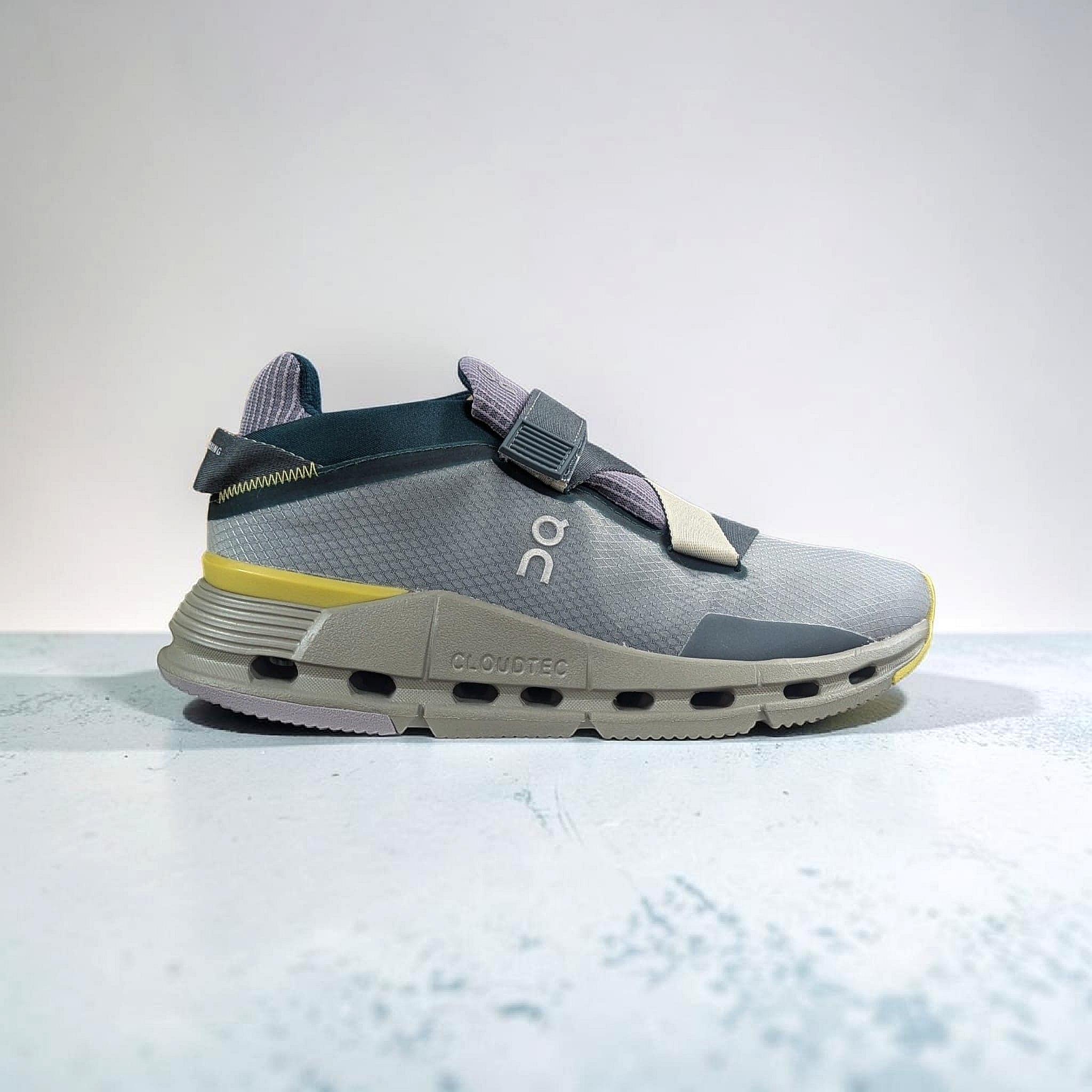 Evergreen Citron On Running Cloudnova Wrap Damen Laufschuhe