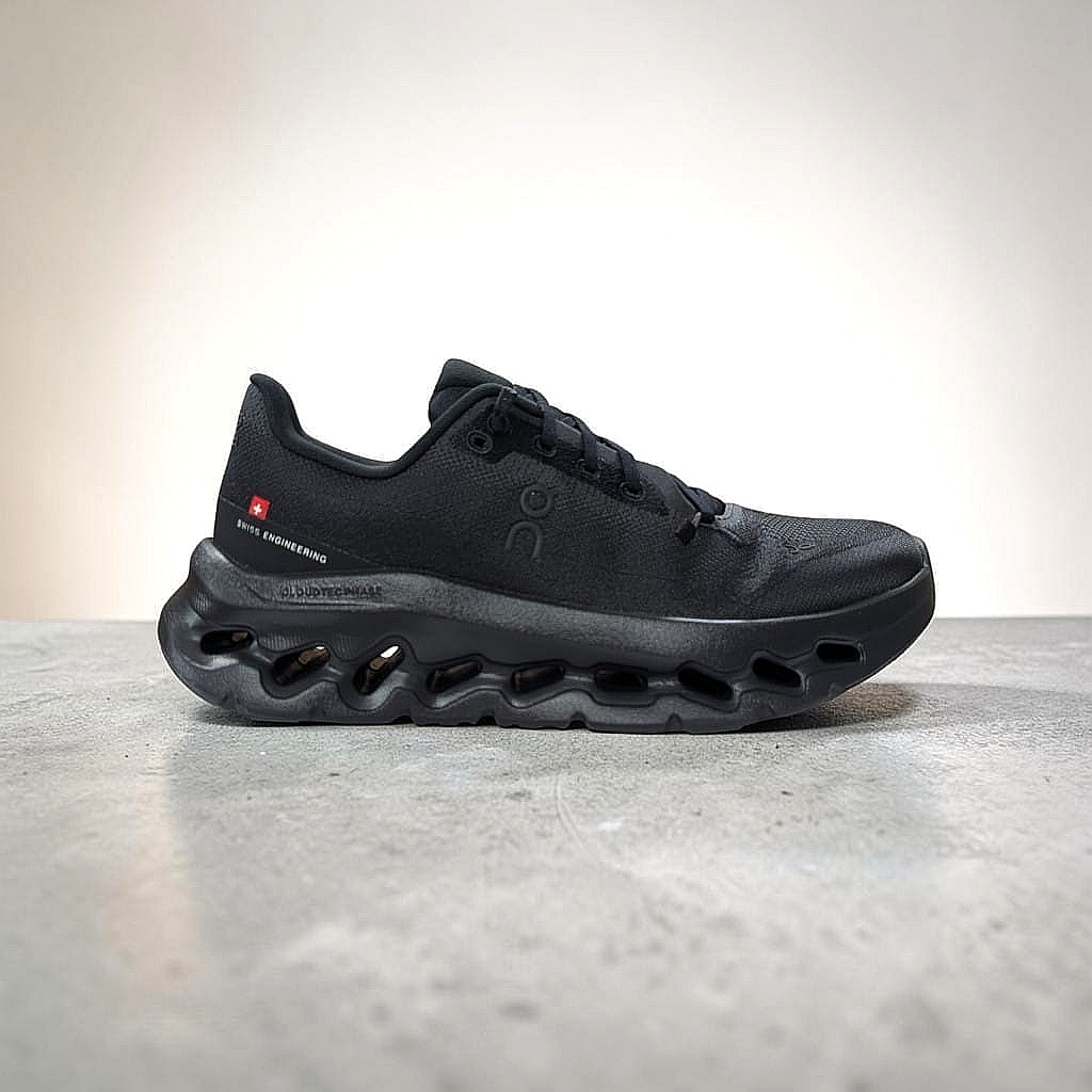 On Running Cloudtilt Damen Laufschuhe Eclipse-Black
