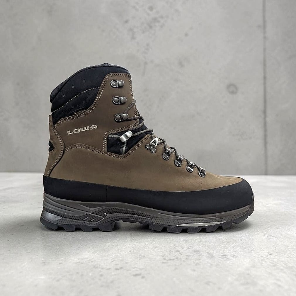 Lowa Tibet GTX Herren Trekkingstiefel Sepia.Schwarz